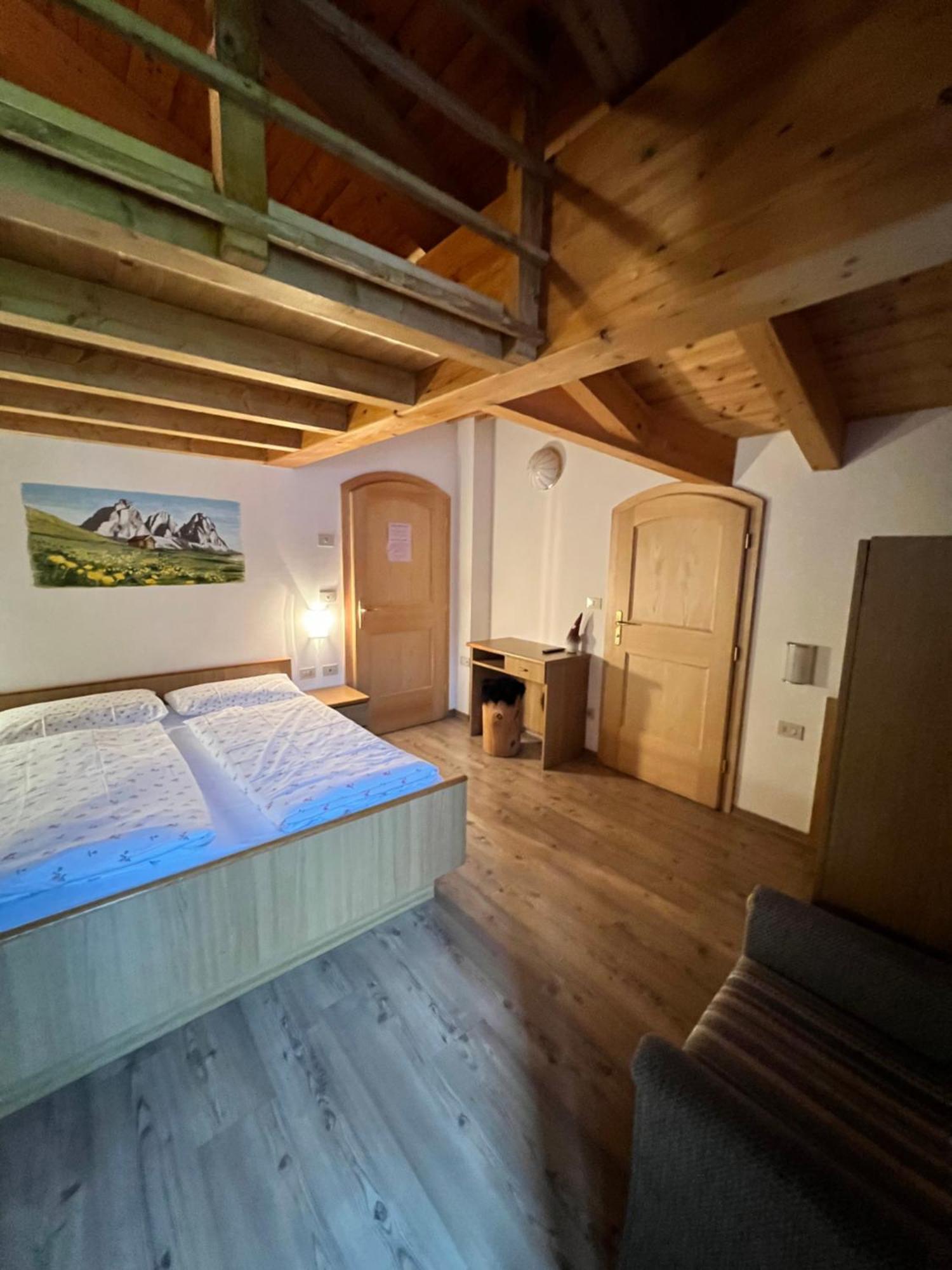 Garni Eden Bed And Breakfast Soraga Ngoại thất bức ảnh